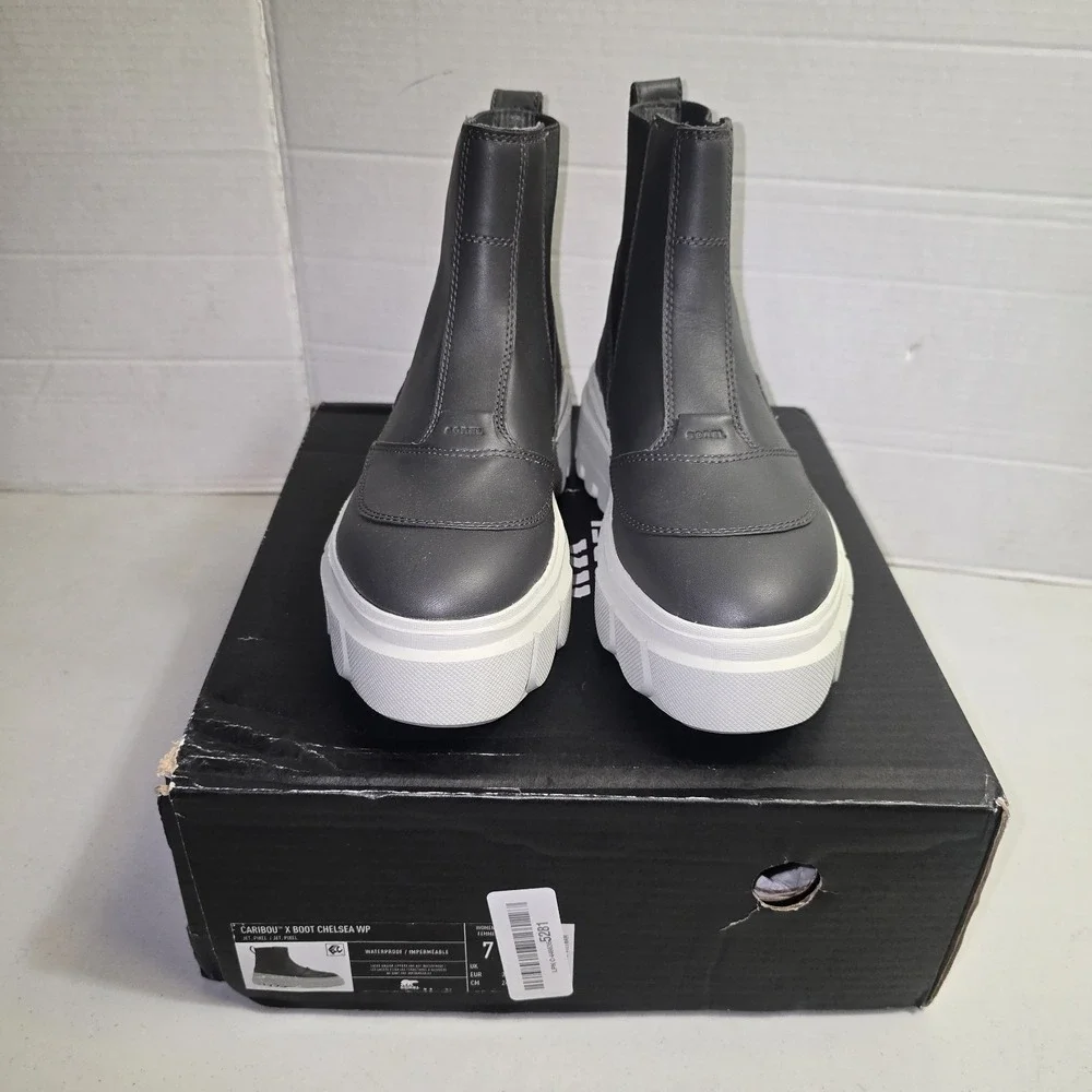 Sorel Women's Caribou X Chelsea Boots -Black Leather - NIB - SZ 7 Waterproof